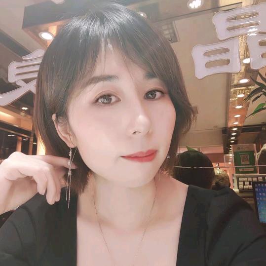 安顺晶玉良缘手工编织