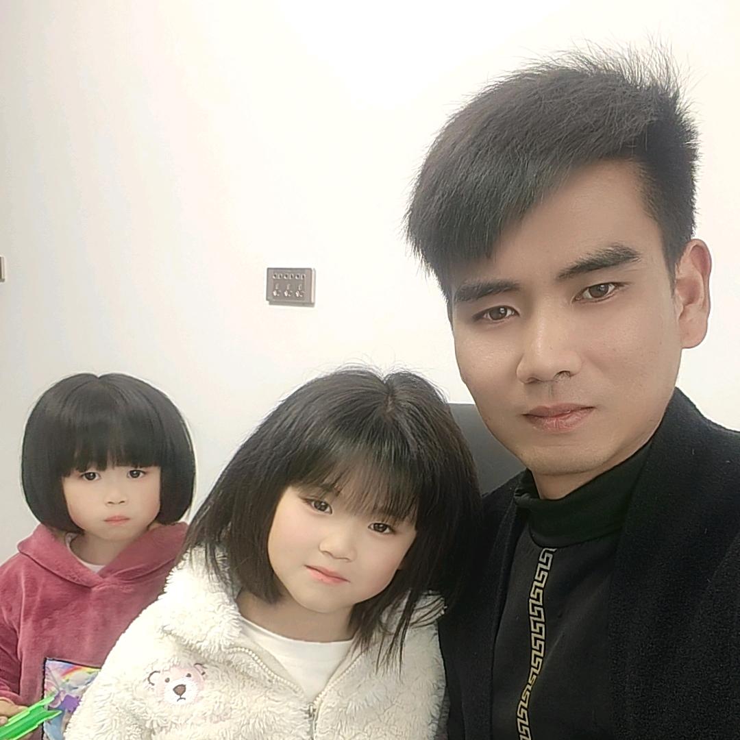 小杨带娃讨生活