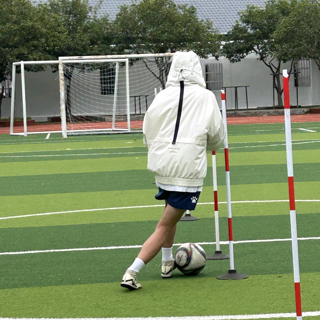 不会左脚⚽️