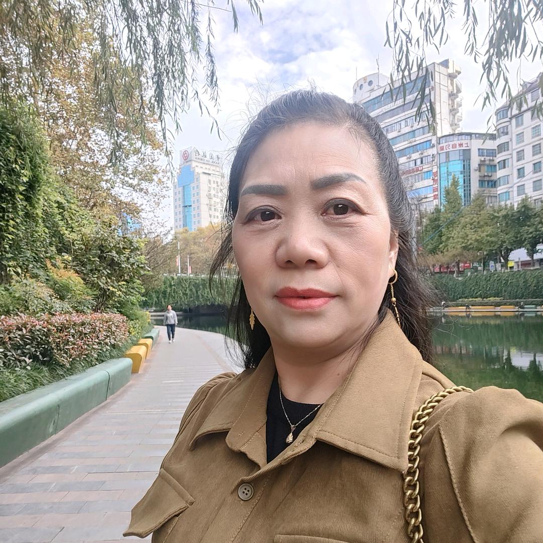春香，晚上8:10开播。