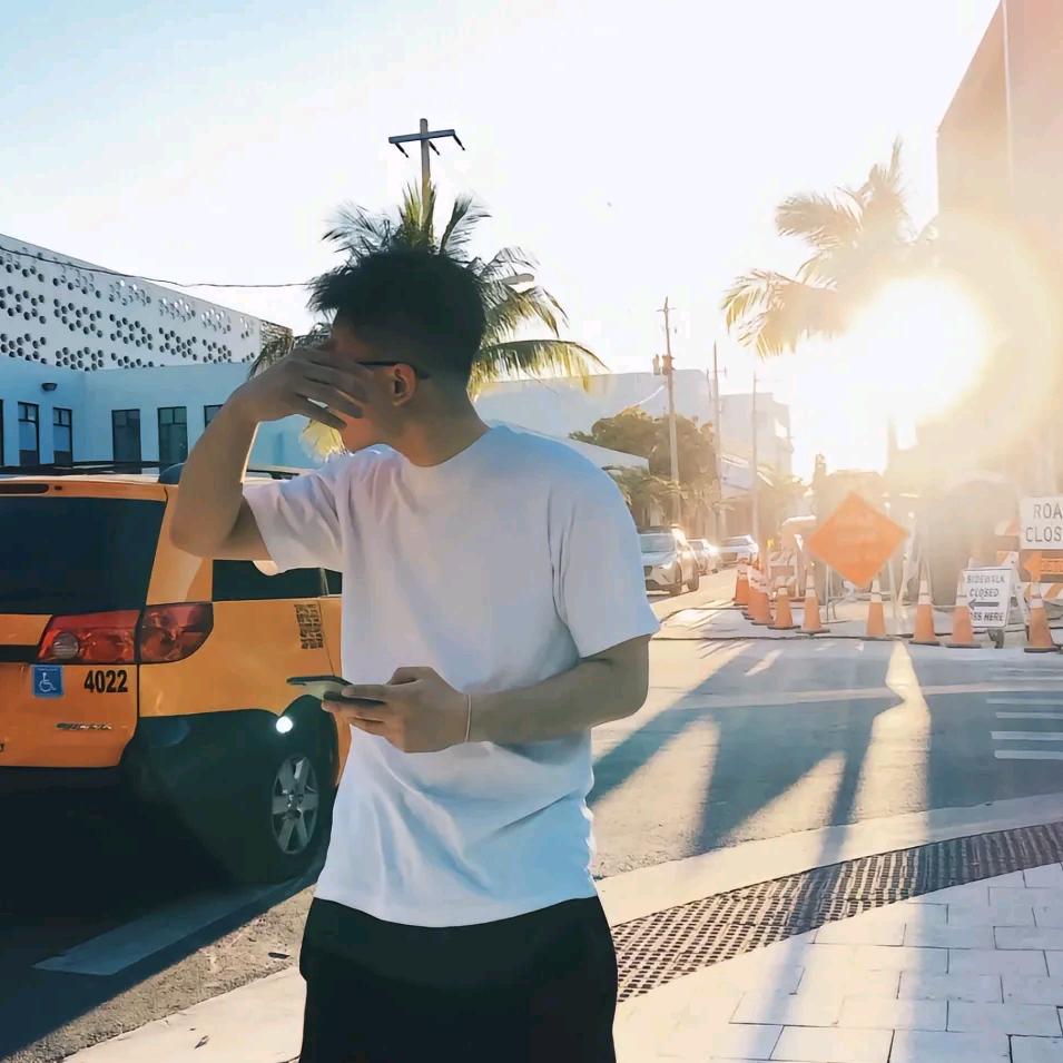 隔壁老王欺我童无力