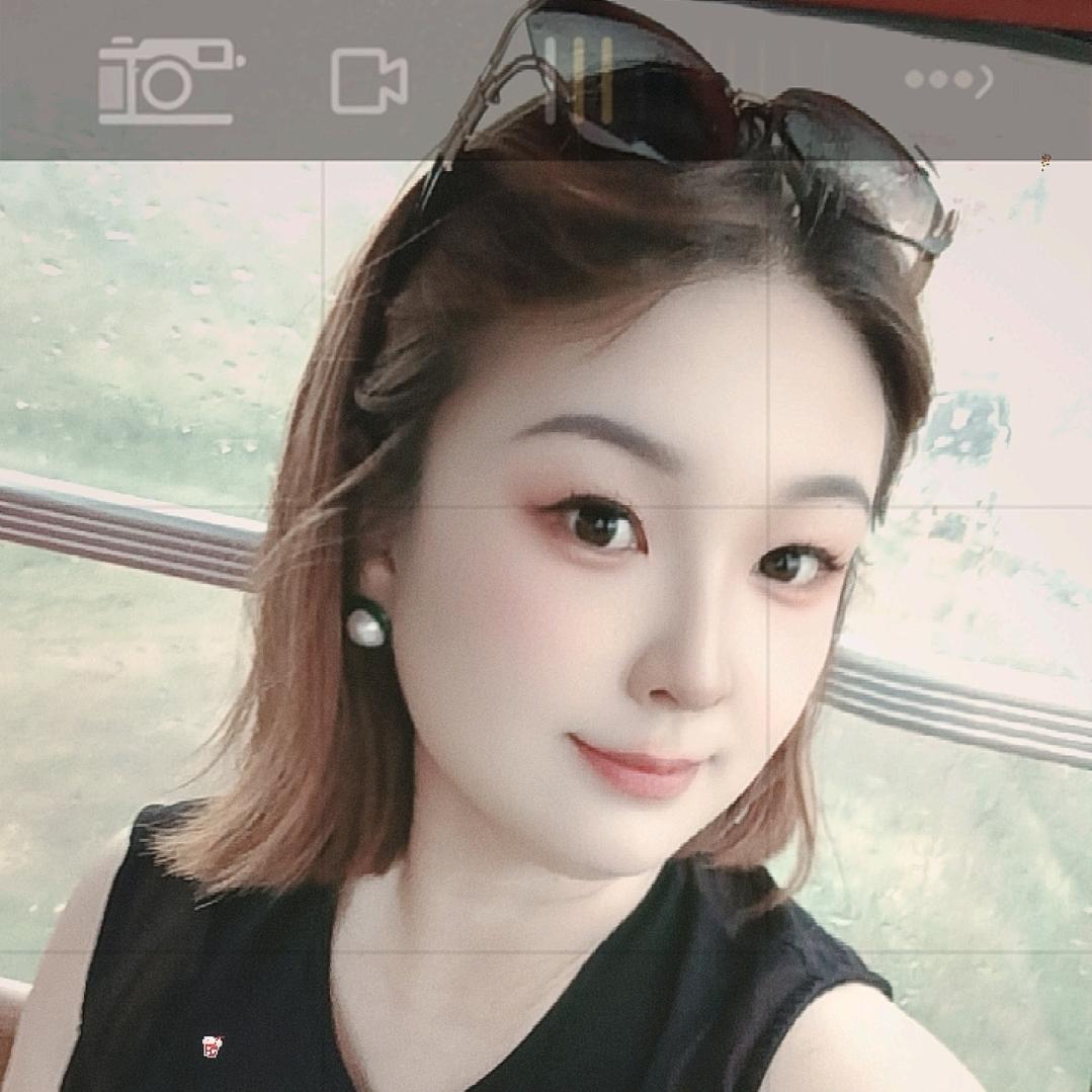 爱笑的女孩