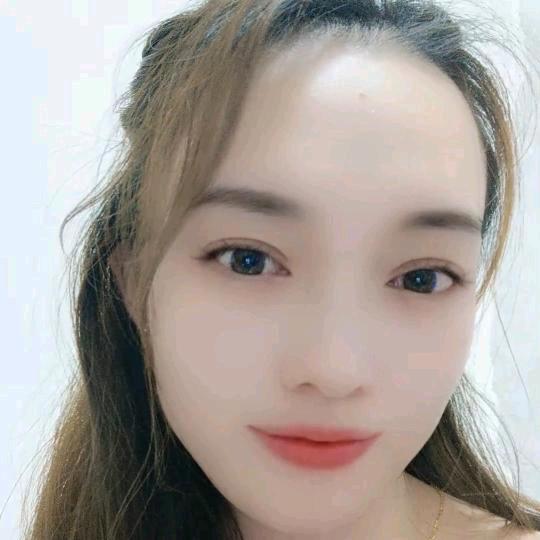 绽放的花儿🌸