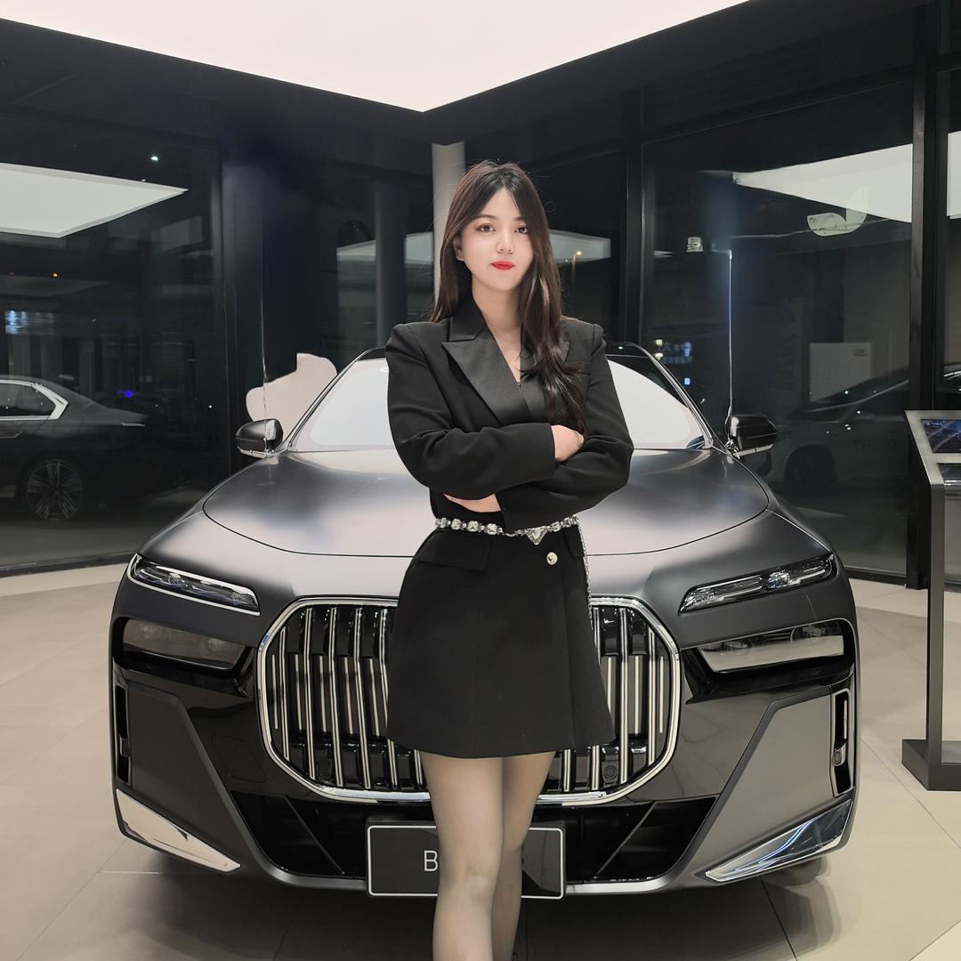 宝马主播月半木易