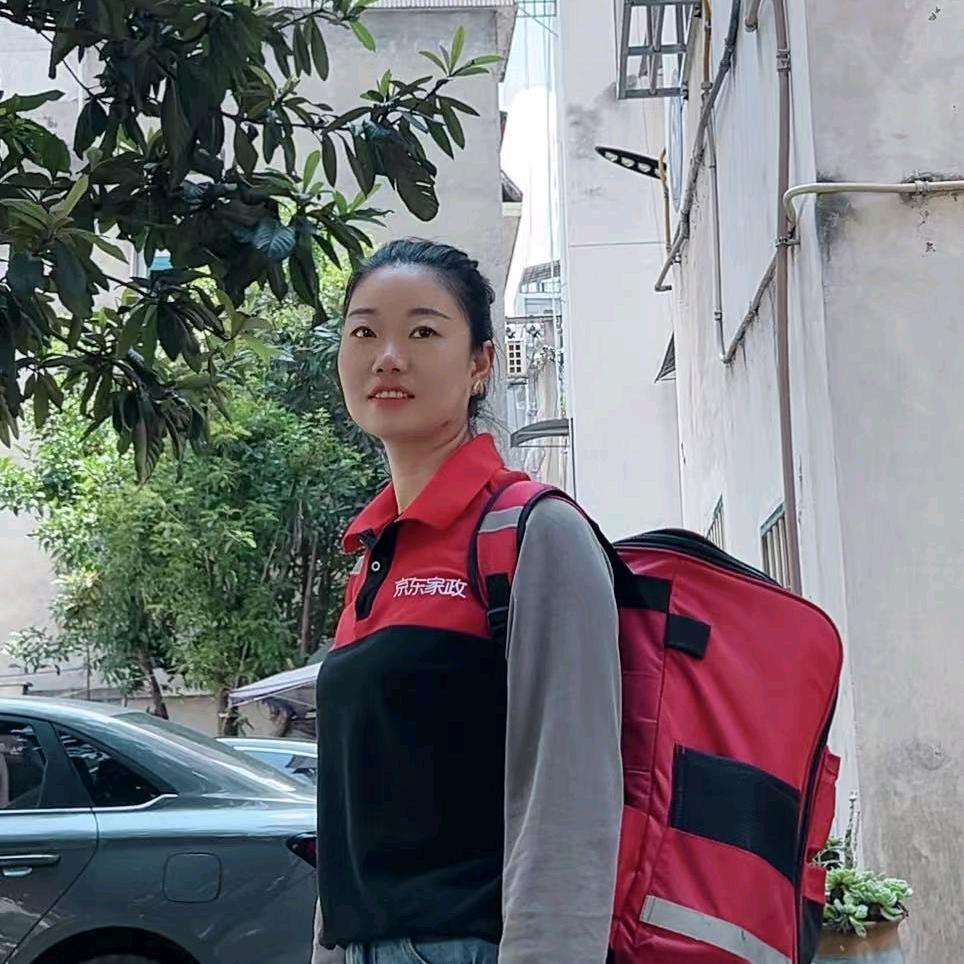 小张在龙山做保洁（招学员）
