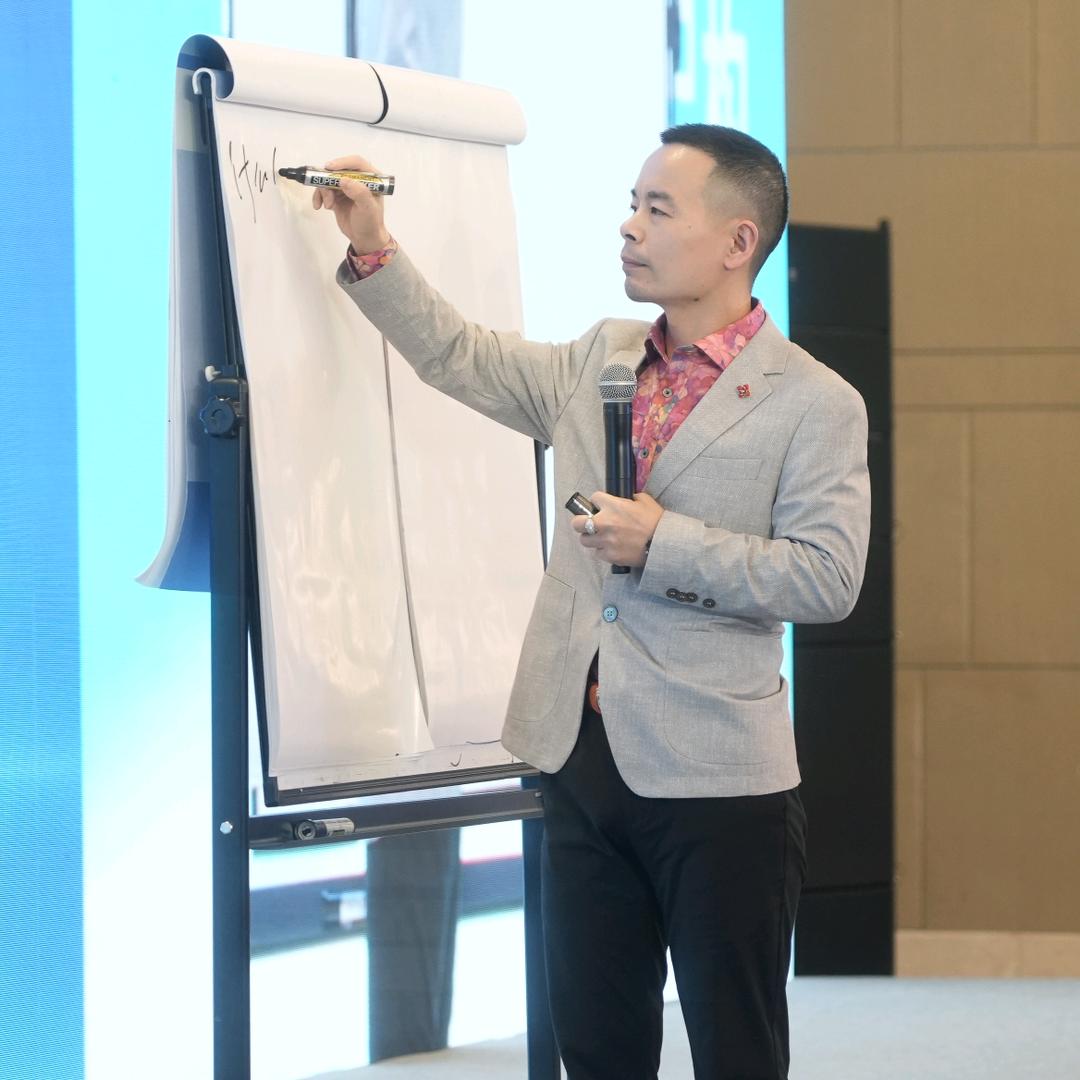 宏酷谈家庭智慧