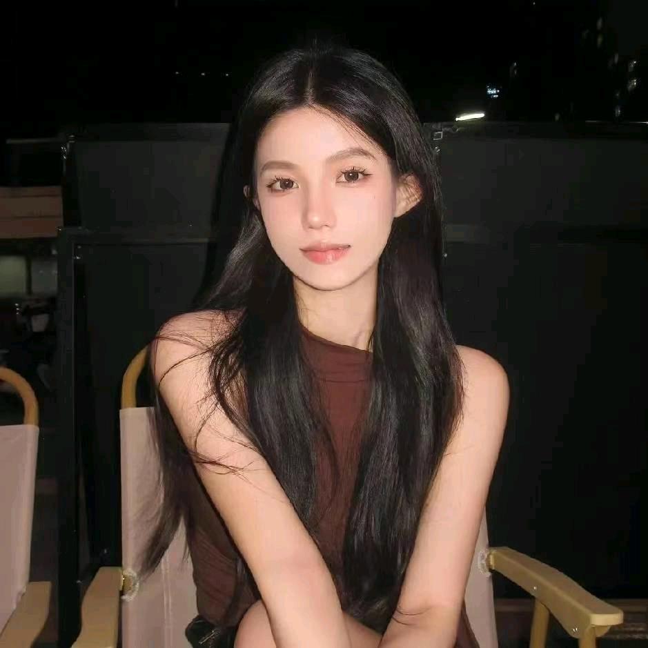 抑郁的小梨