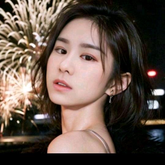 素素.