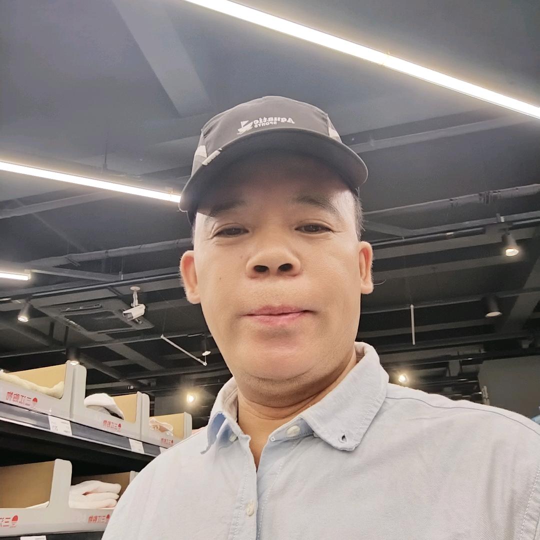 杨小荣