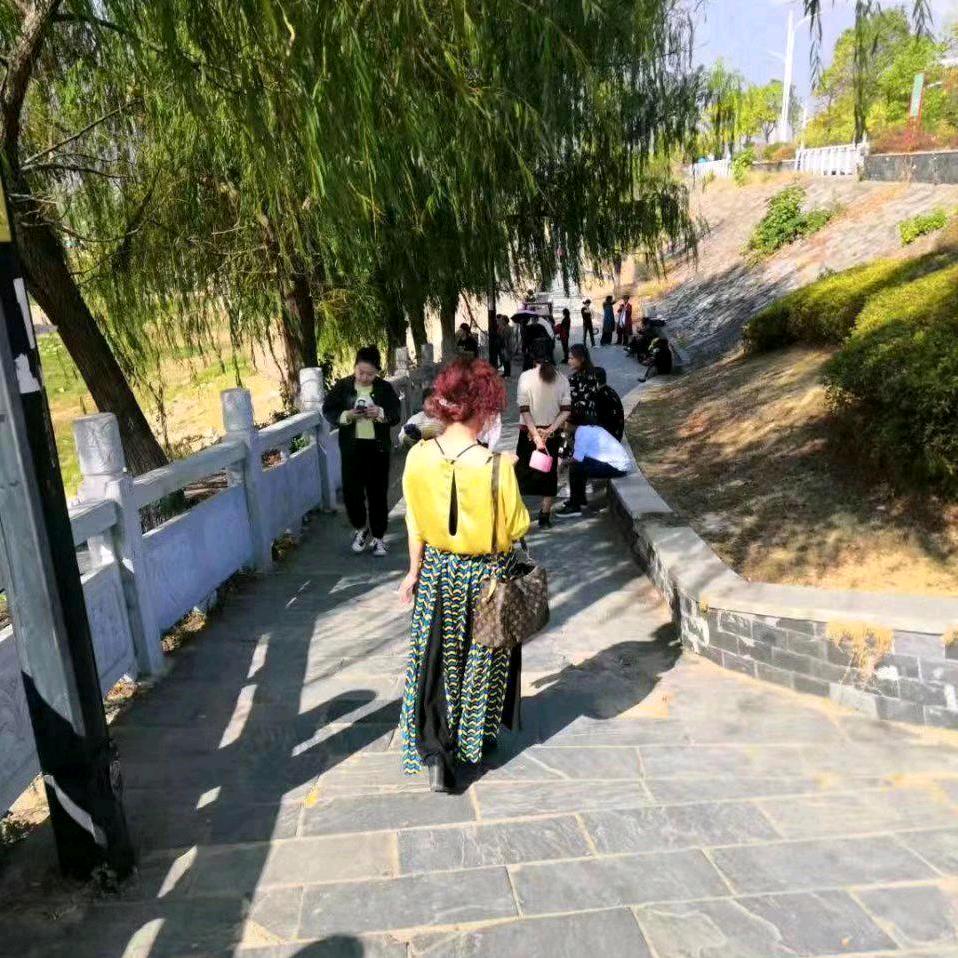 先谋生再谋爱