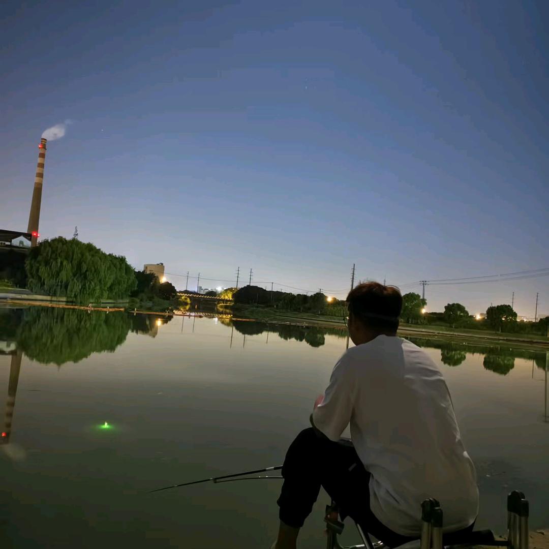 却非人间自由人