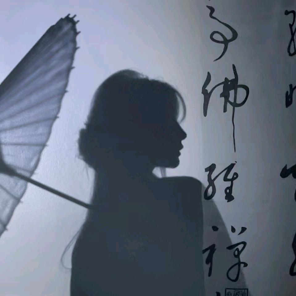 绛橘色的日落