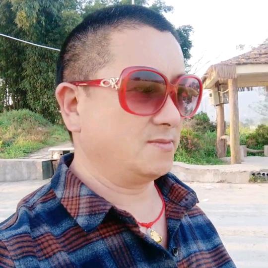 专哥.不定时开播.爱好唱歌