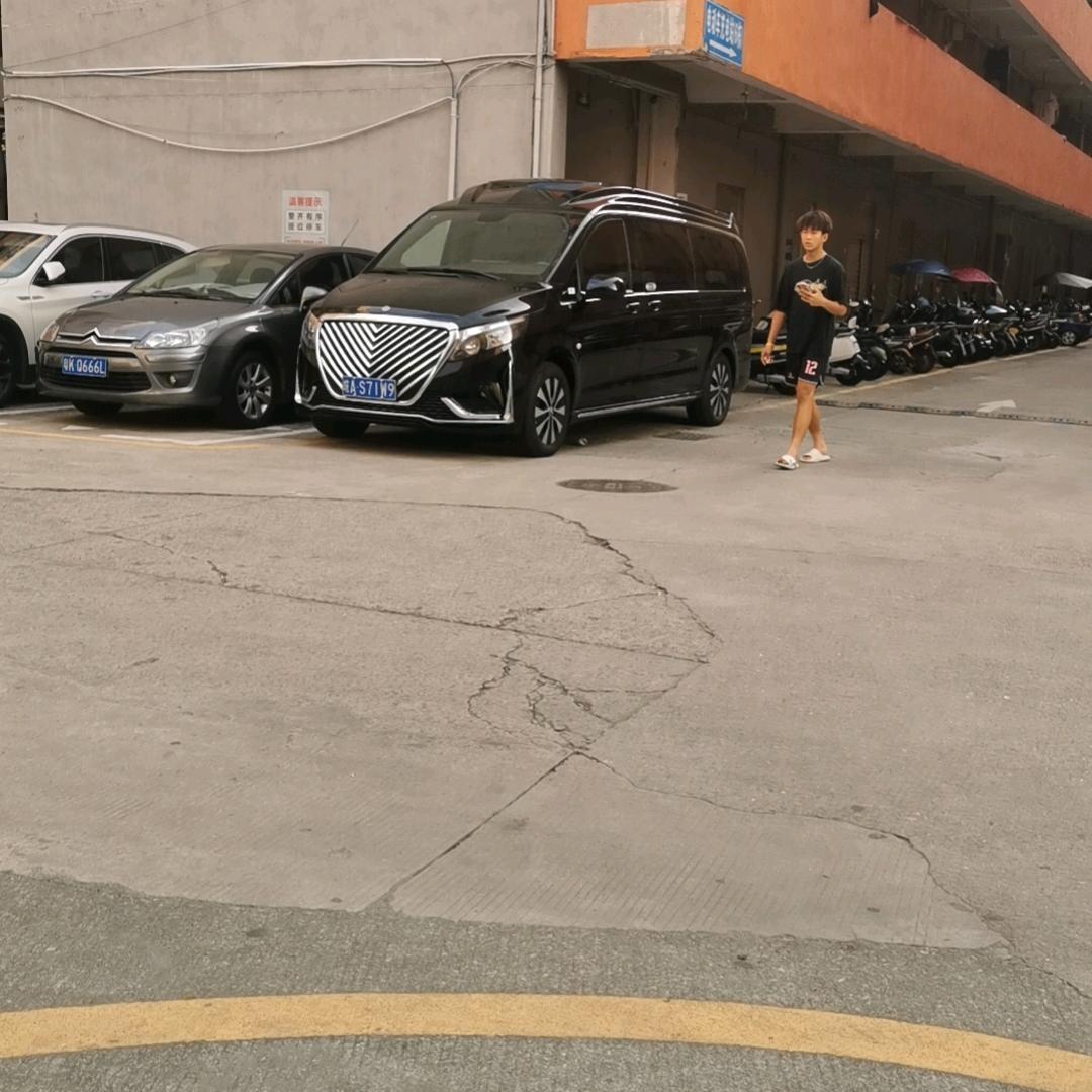 择威和潮仁
