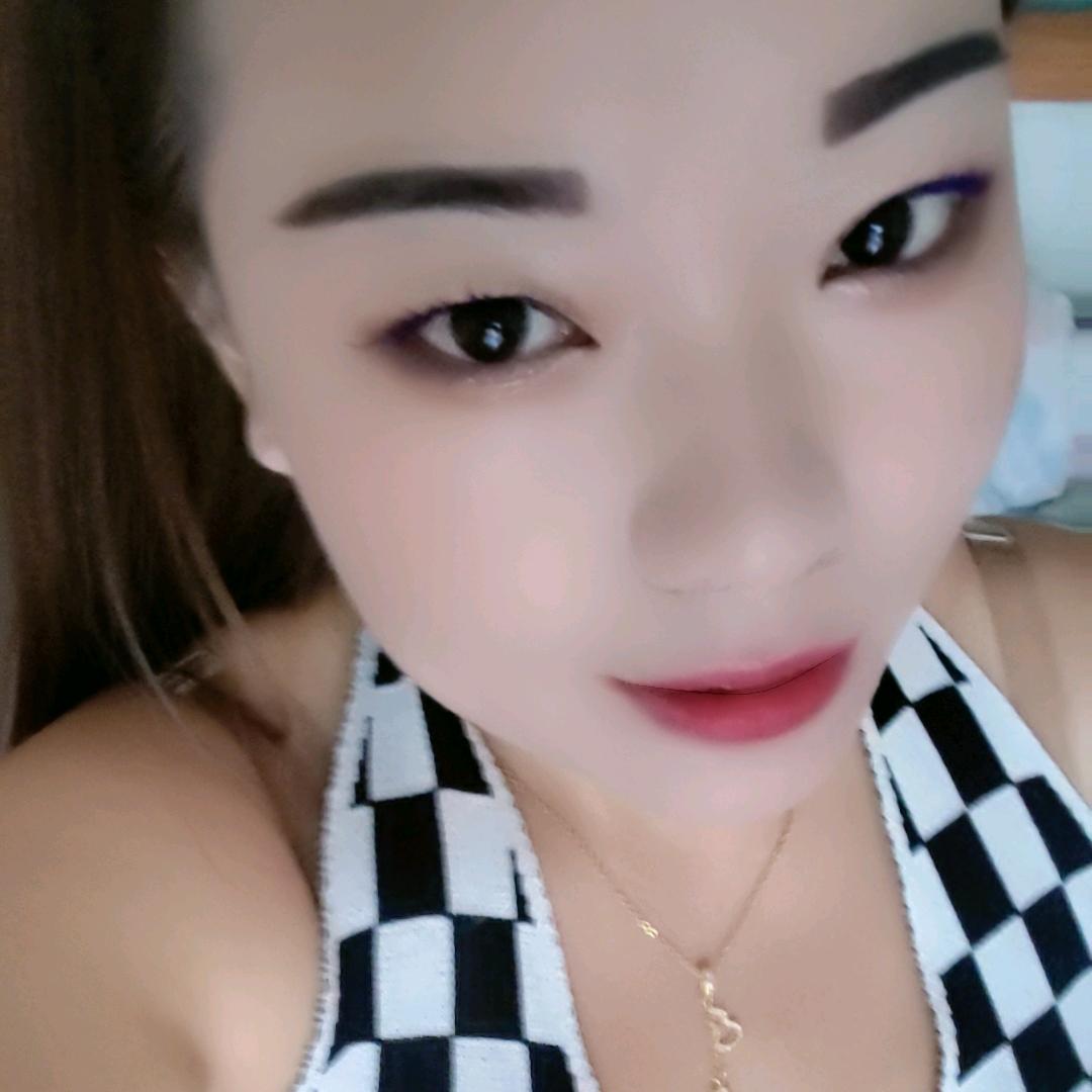 浓妆艳抹