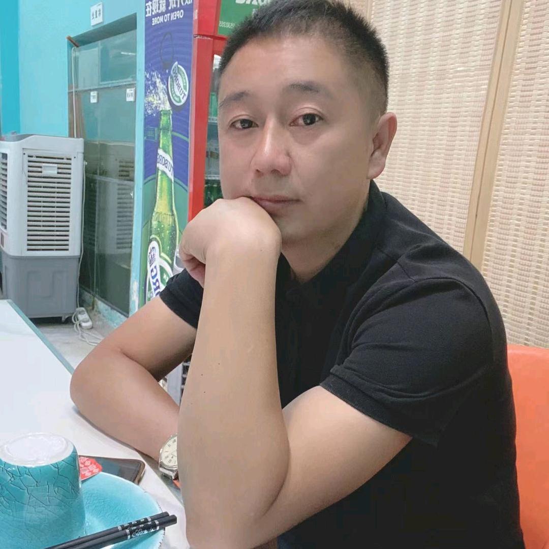 罗健