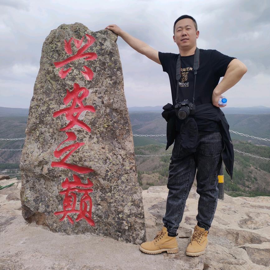 爱旅行的村长