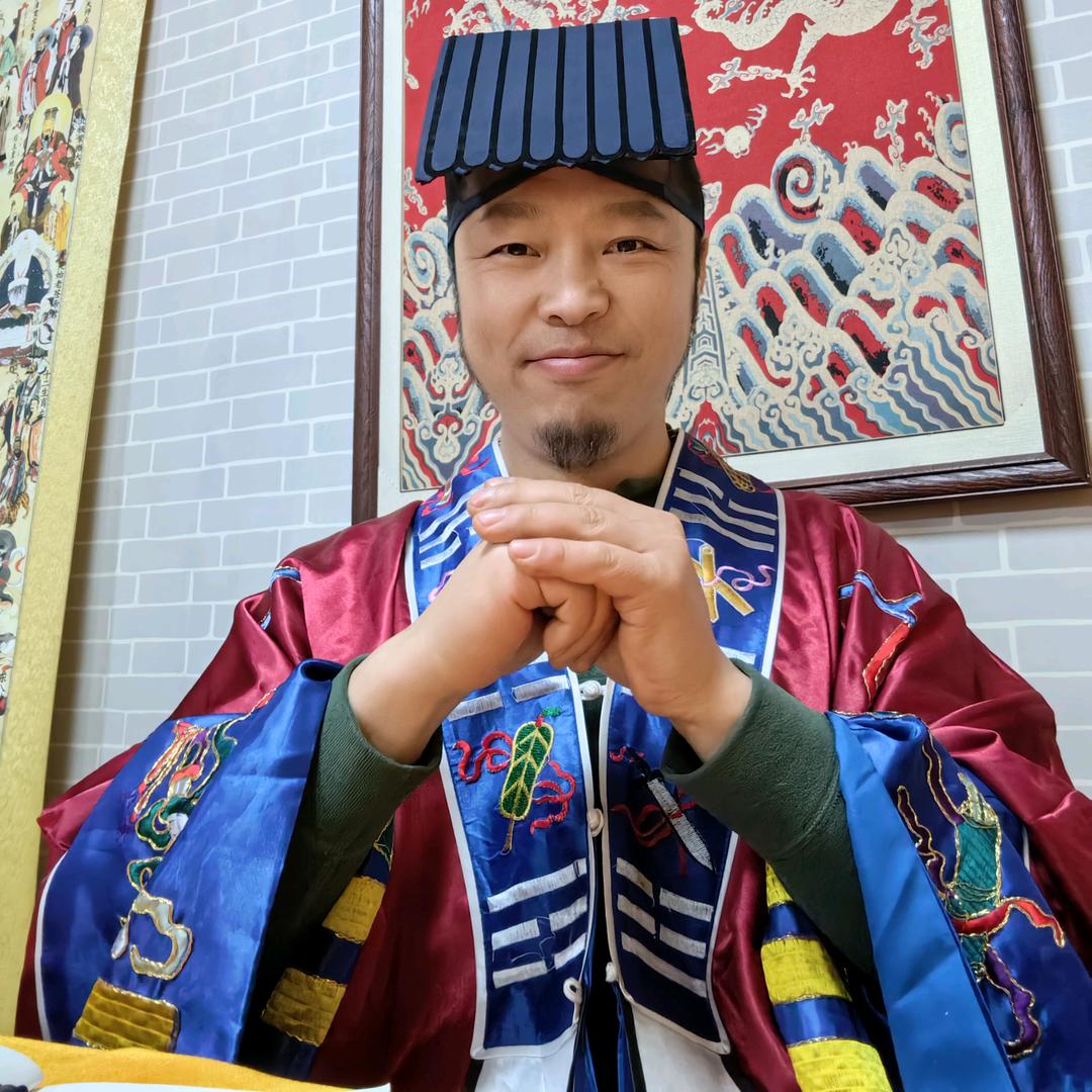 龙虎山  山秉道长