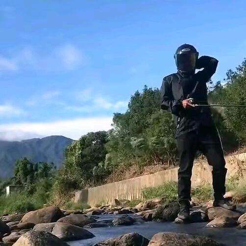 𝓛𝓾𝓻𝓮🎣被猪吻了108次