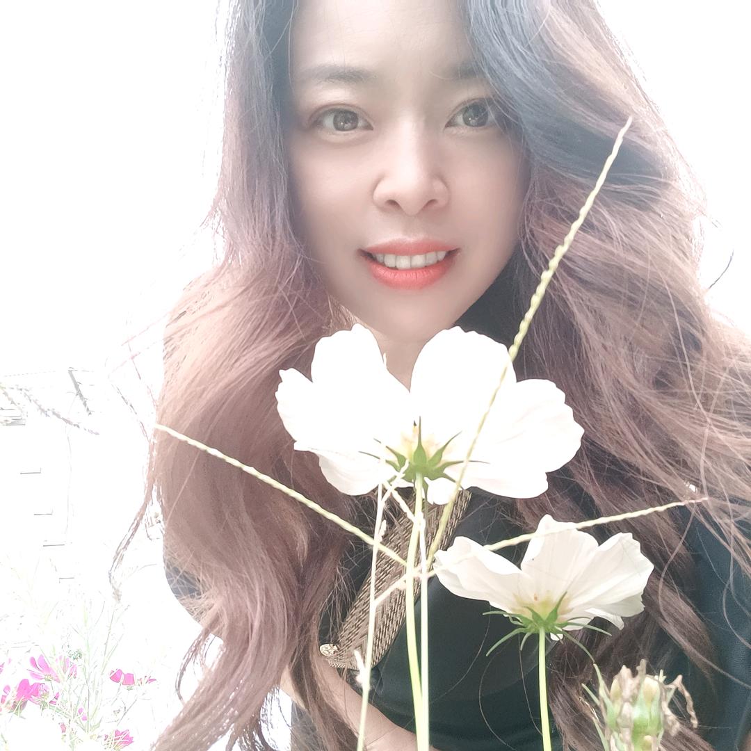 爱臭美的红梅姐