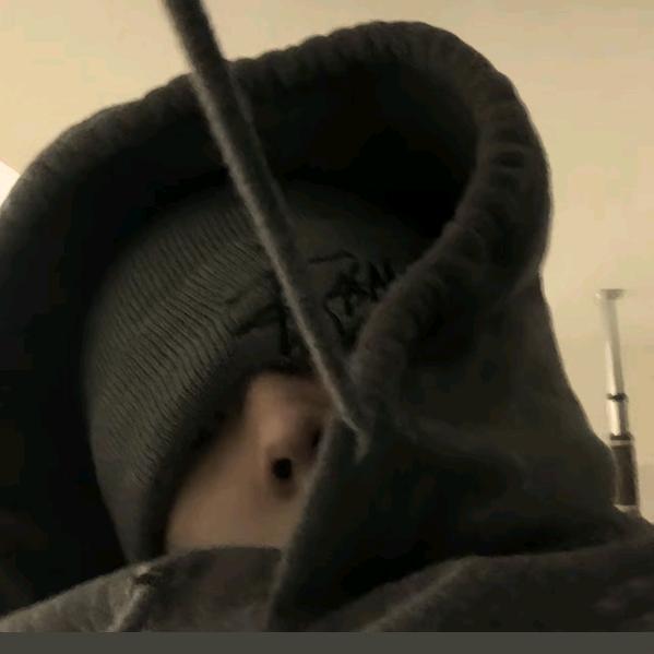 绾雪萧