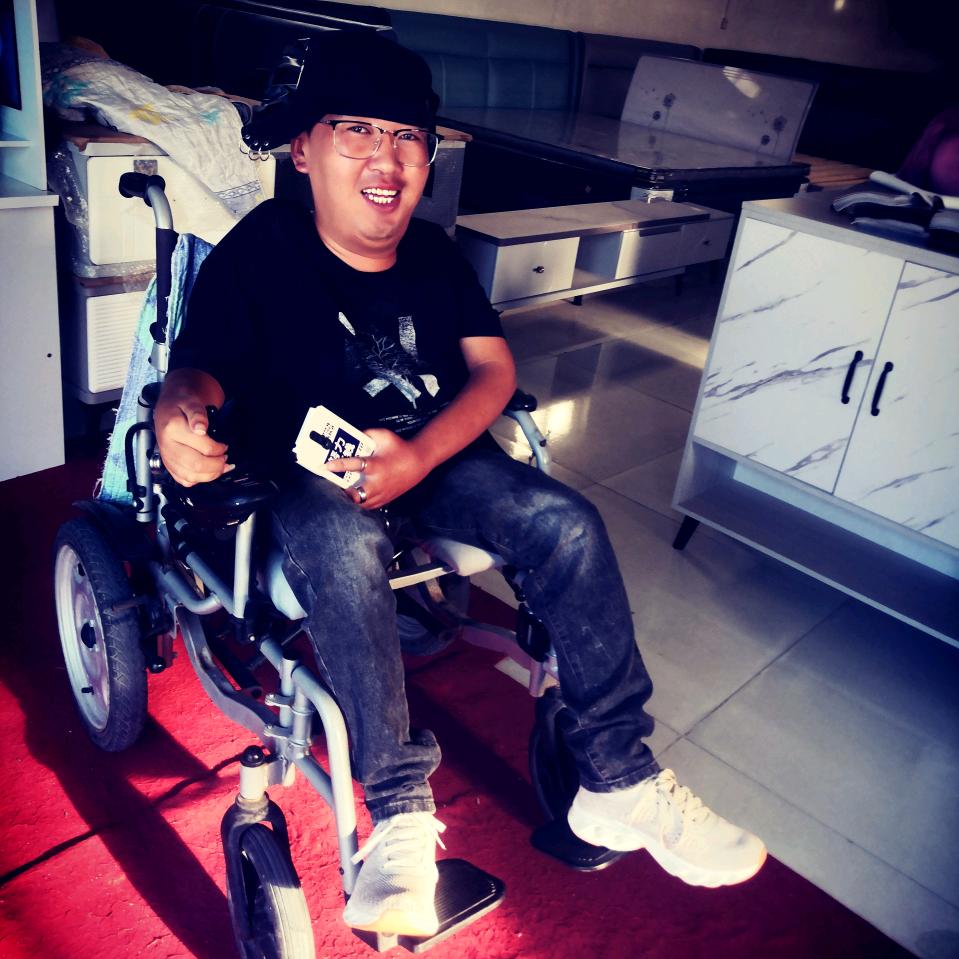 做设计的小四轮