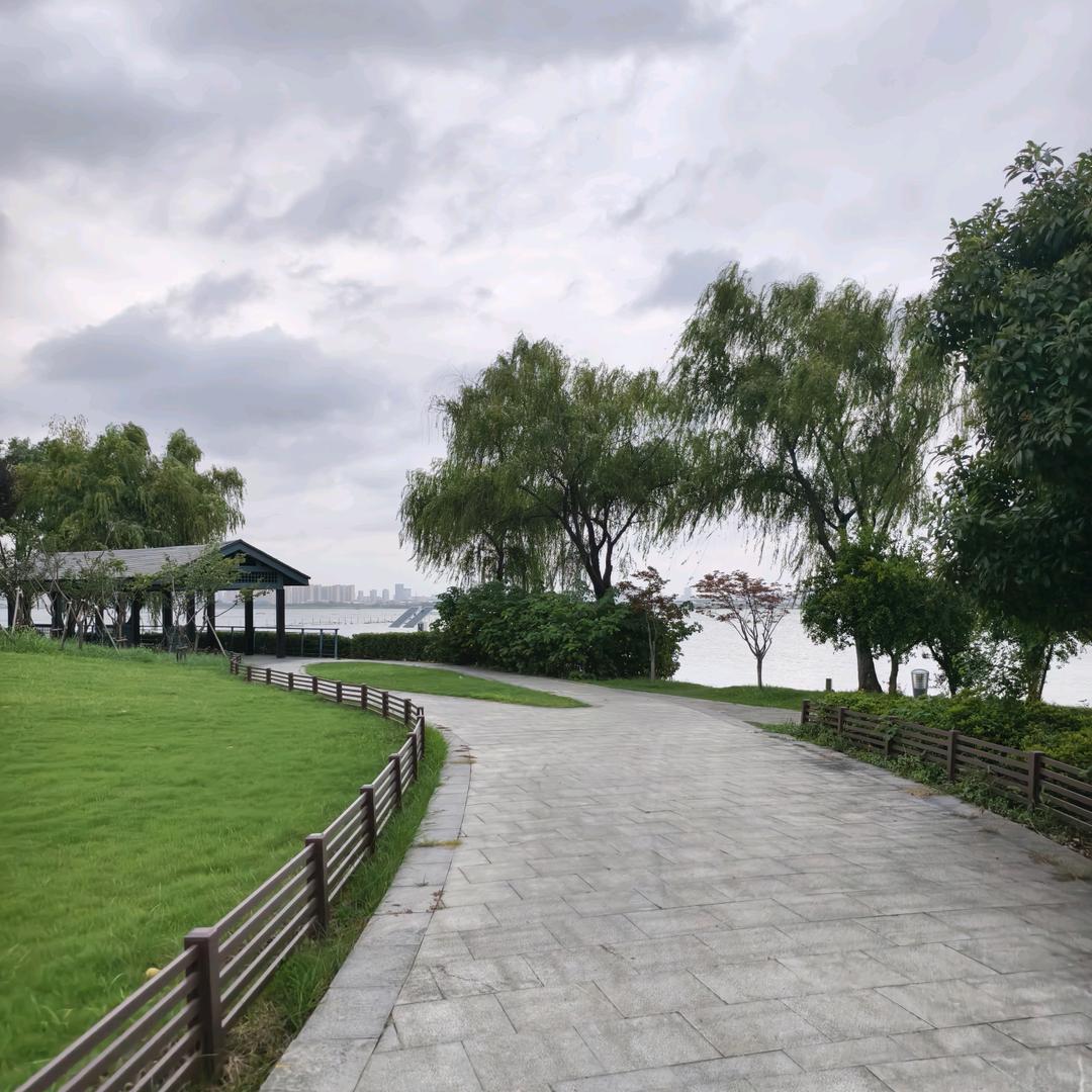 河流