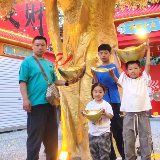 精神小伙飒飒飒