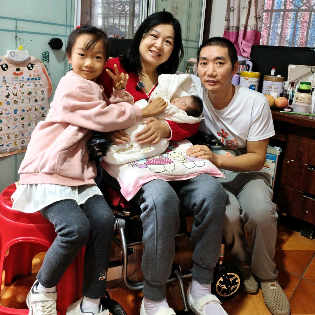 兵兵守护丽丽（月子中）