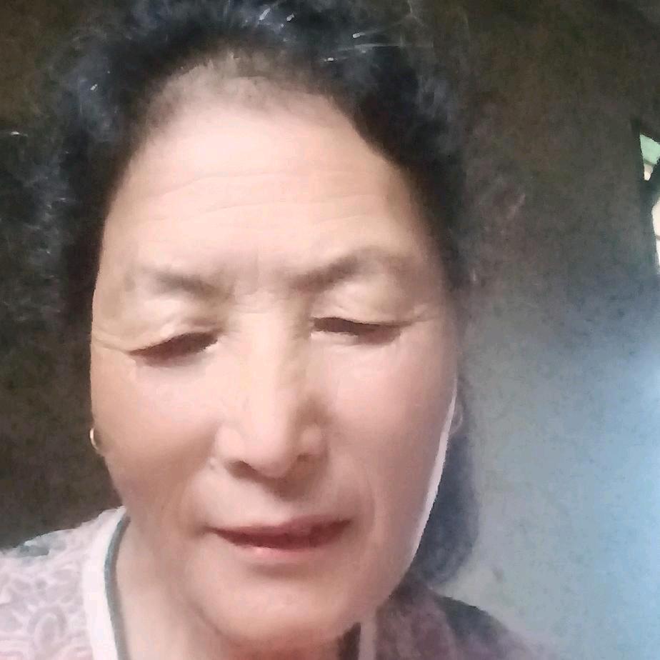 好运奶奶。