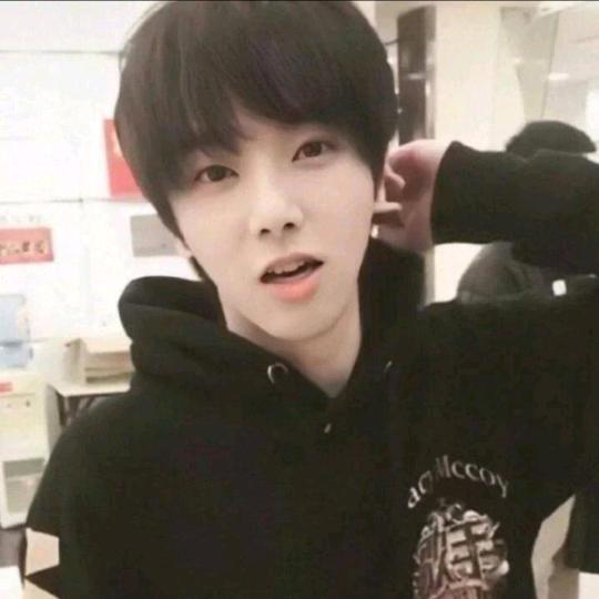 是玥不是月.yu