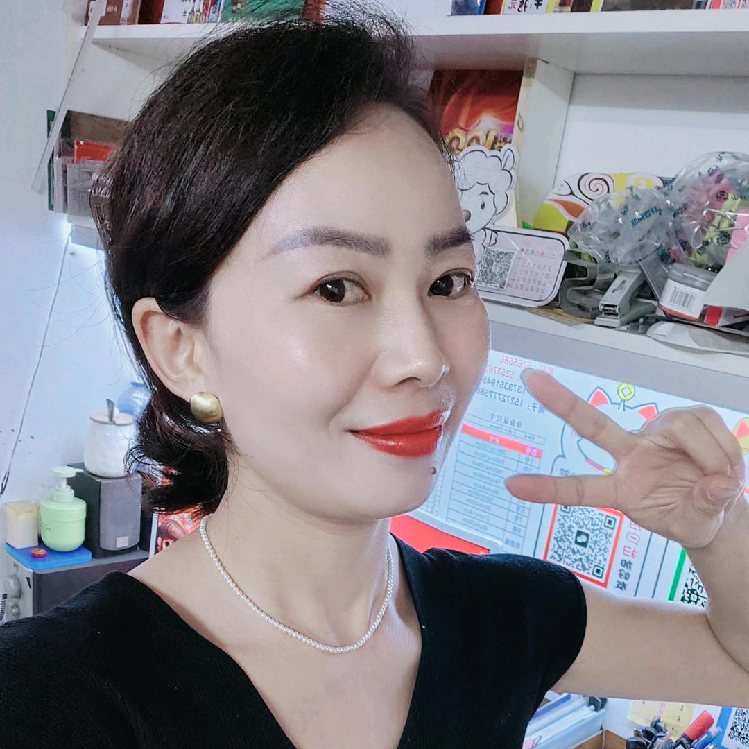 安陆艳子做广告