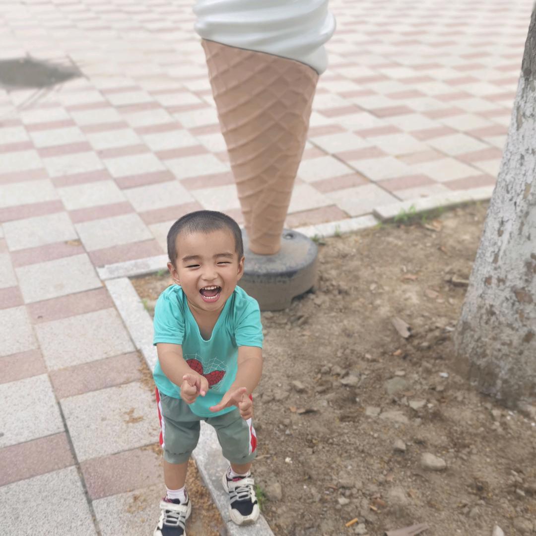 佛系何先森