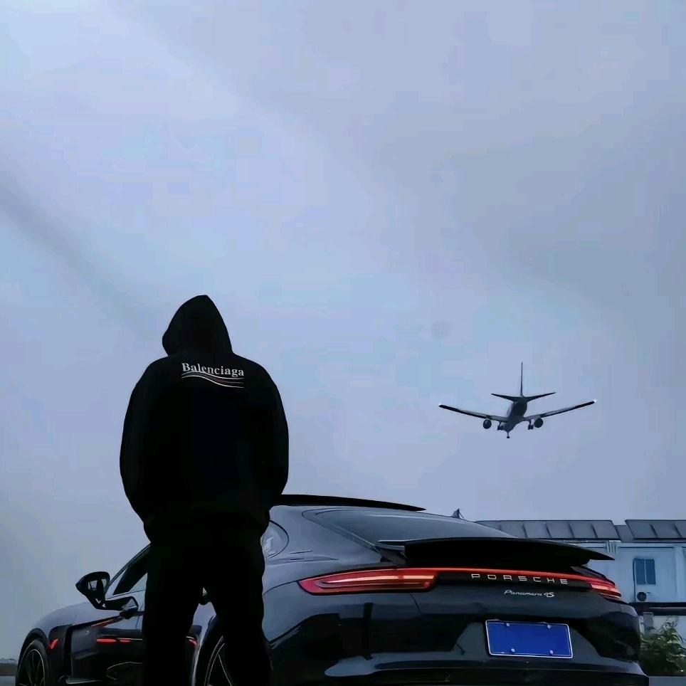 嗯。是我