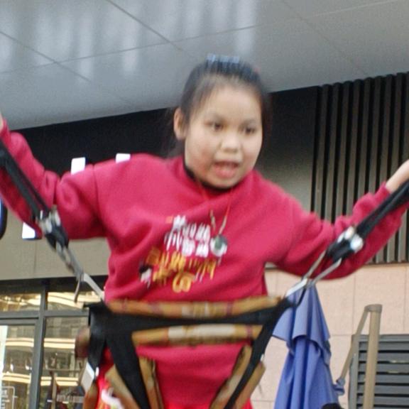 抖音视频开心队长吕弈杉哈哈哈