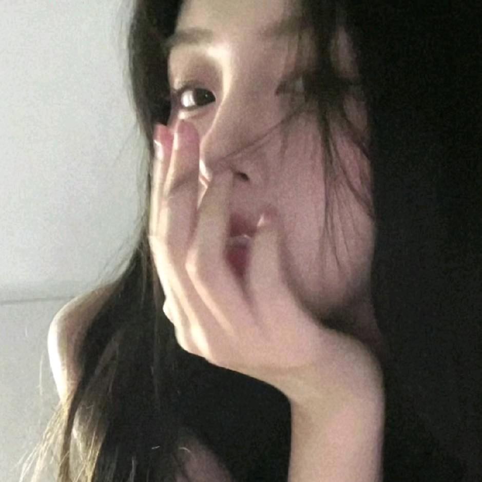 月/:·-