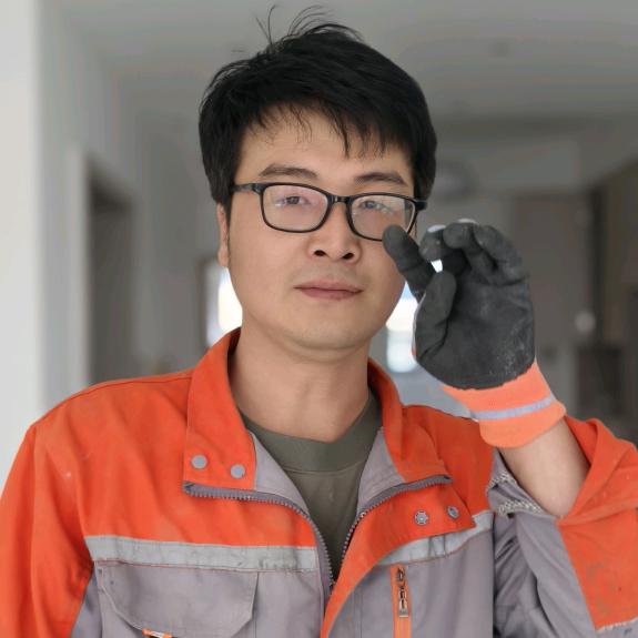 平舆安装工小黄