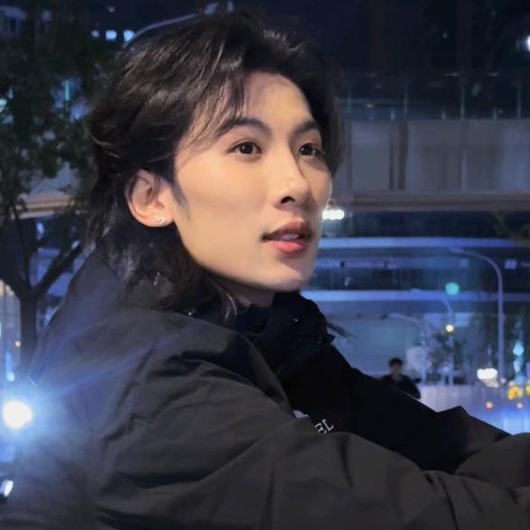 爱笑的嘉豪ᴶᴴ✌🏾