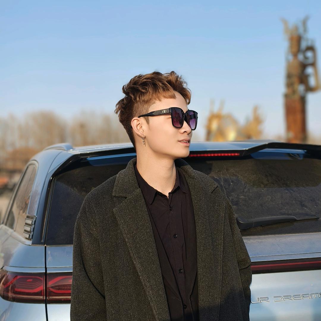 武威烫染师 轩轩