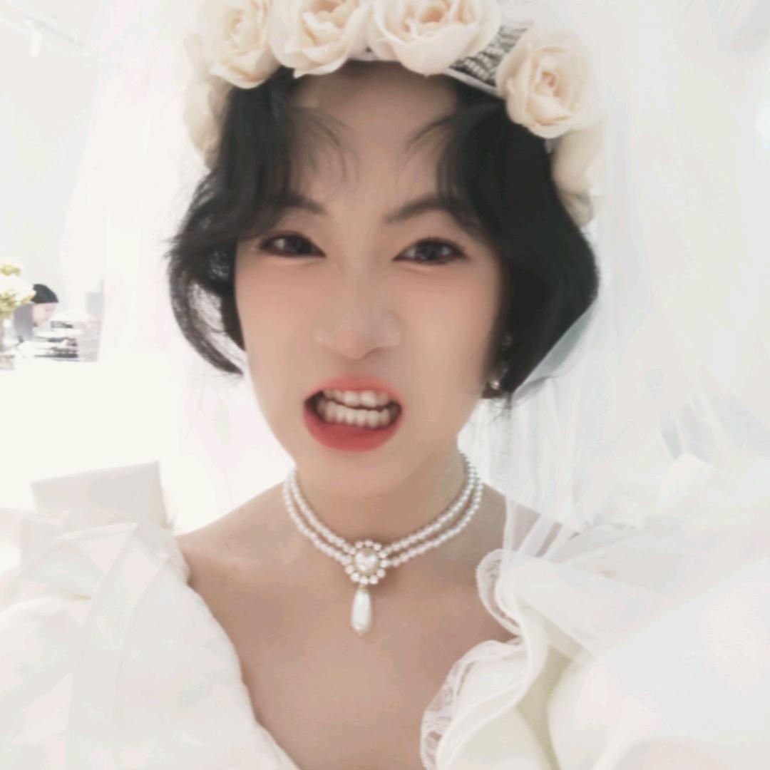 星星与月亮环绕