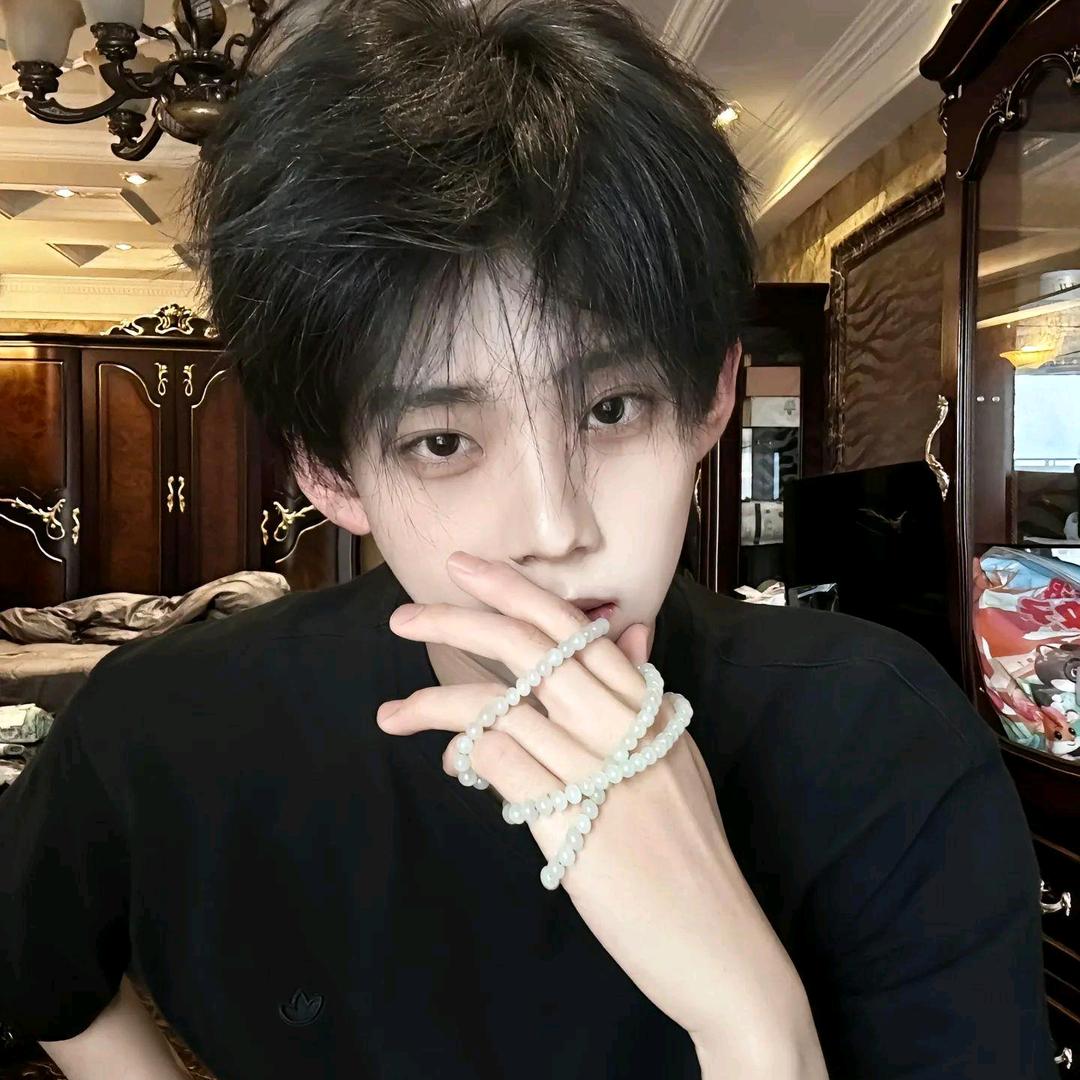 ࿅ད༻+:鱼七δ小哥哥࿅ད༻