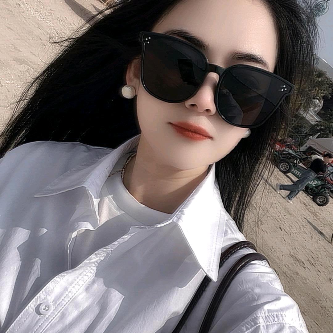 默默