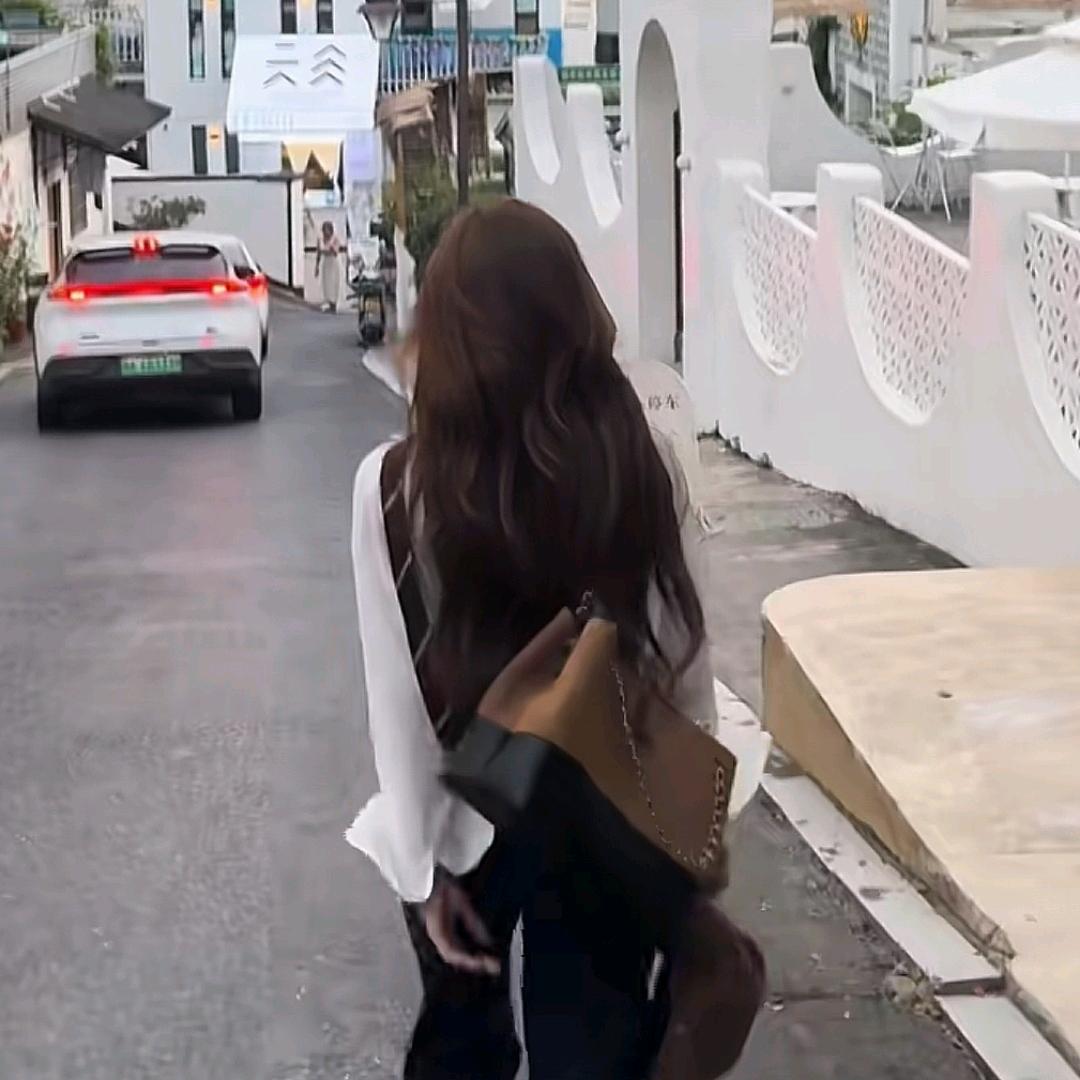沈佳
