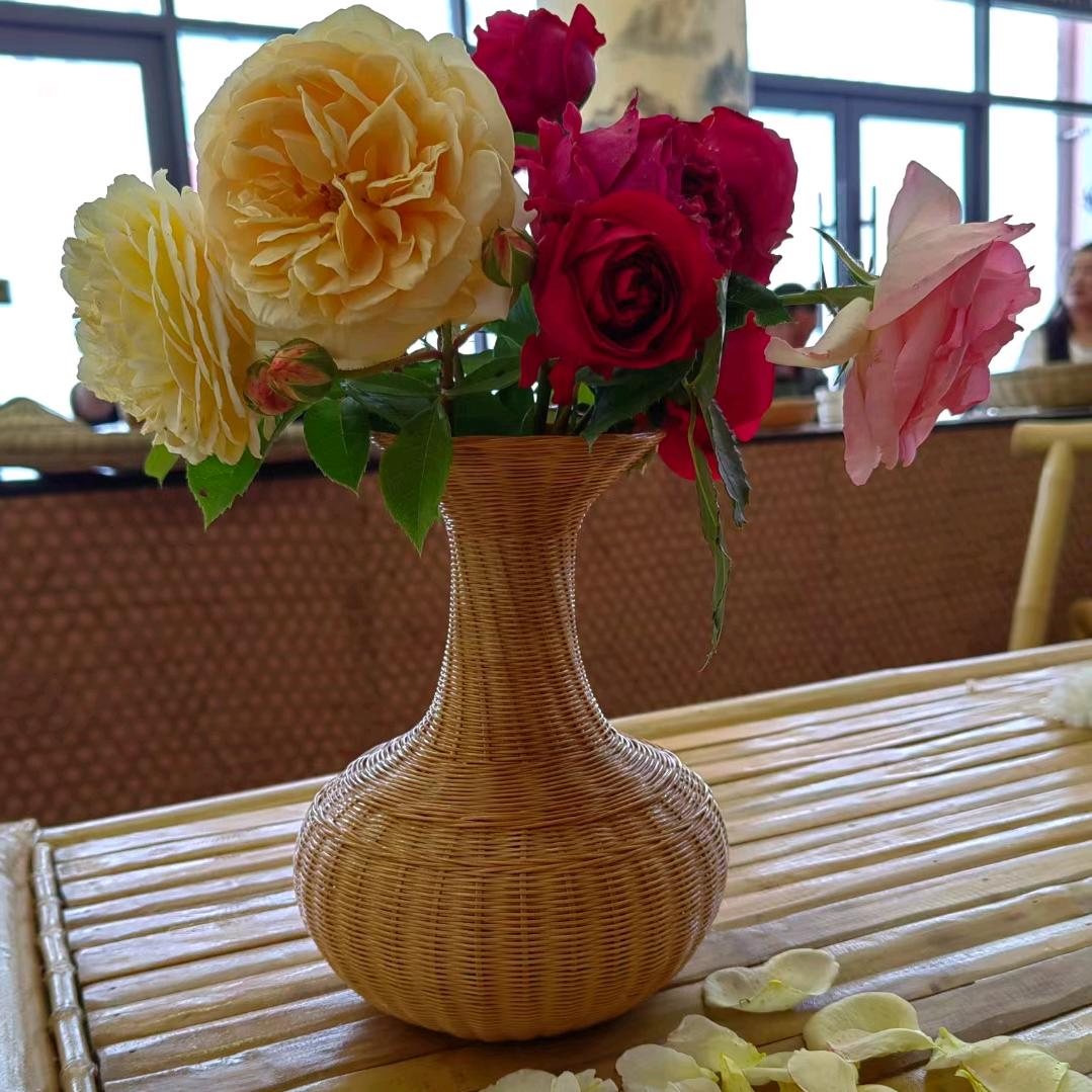 竹编姑娘-饶金芝