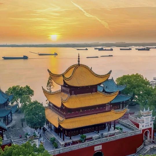 读万卷书，行万里路。