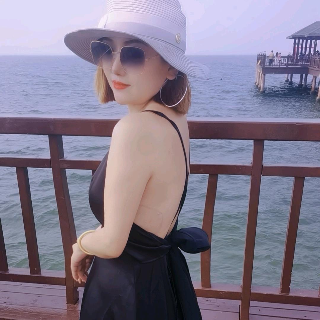 大婷穿搭