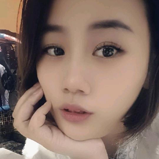 短发小姐姐