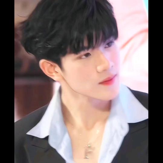今天也要快乐啊🌷🌈🌈头像