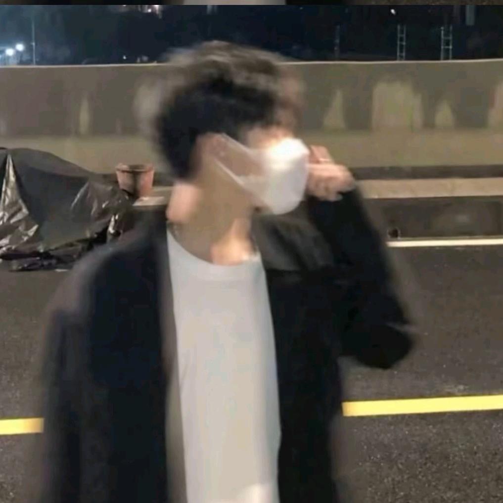 不做梵高^