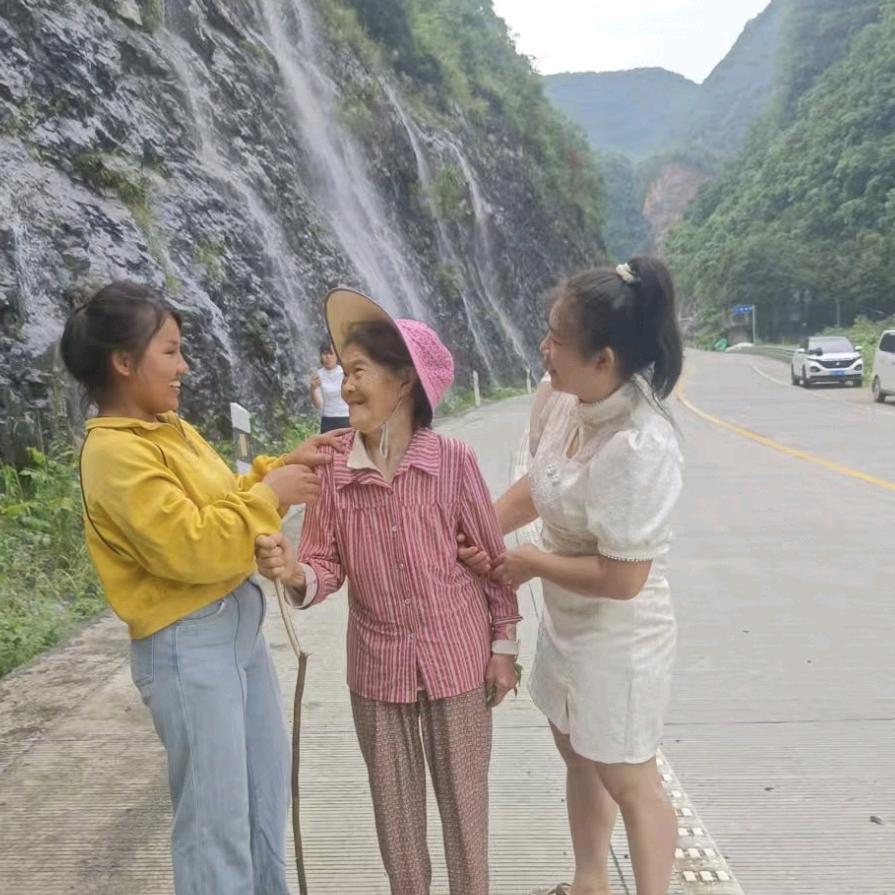 @安安表姐😍😍